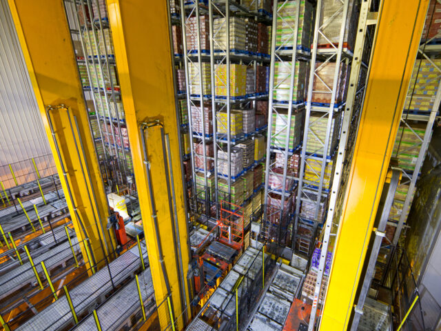 Installing Daifuku Cranes