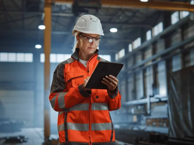 woman-warehouse-ipad